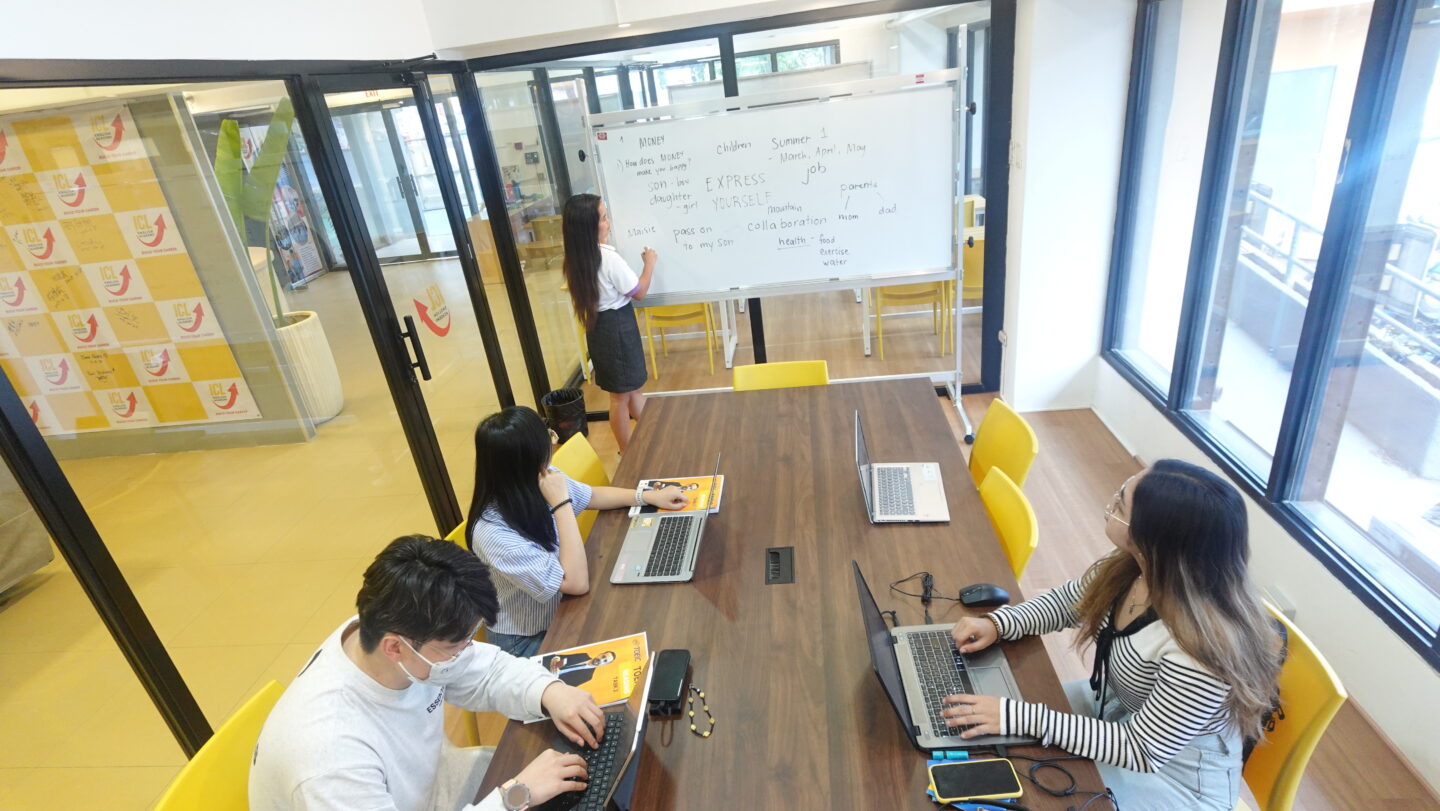 icleaのIELTSおよびTOEICコース